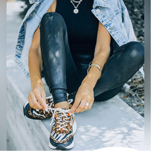 NIB - Vici, Oasis Society, Women's "Take The Lead" Running Sneaker. Size: 7 - Picture 16 of 16